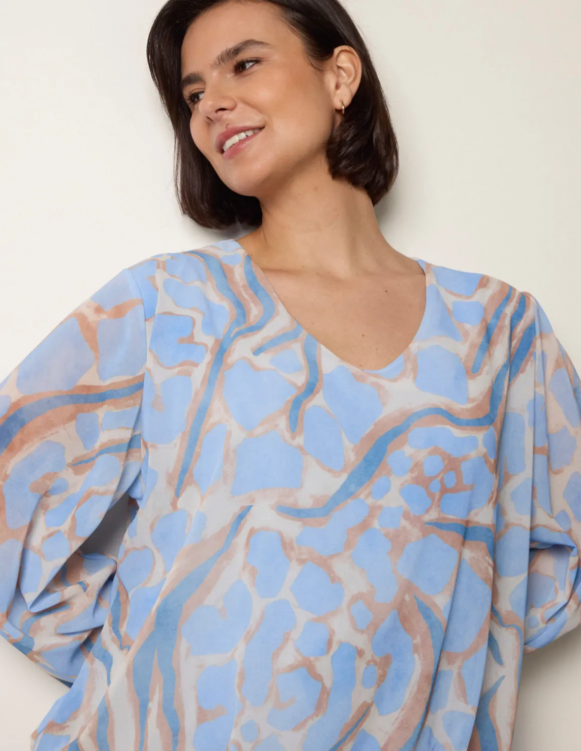 Abstract Print V Neck Puffball Top