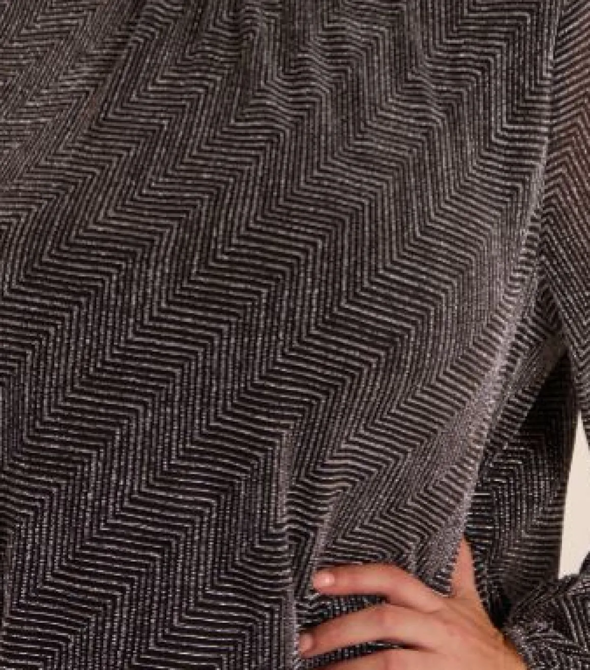 Curve Puffball High Neck Top