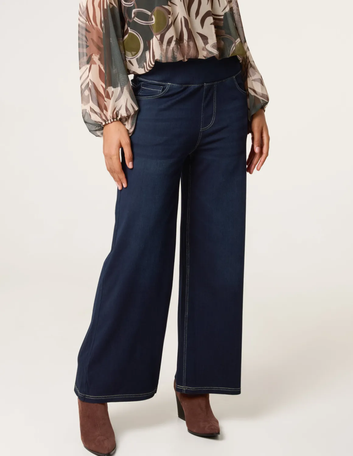 Elasticated Washed Jeans
