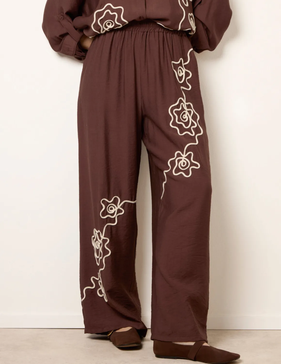 Floral Embroidery Trousers