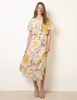 Pleated Scoop Neck Short Sleeve Floral Dress