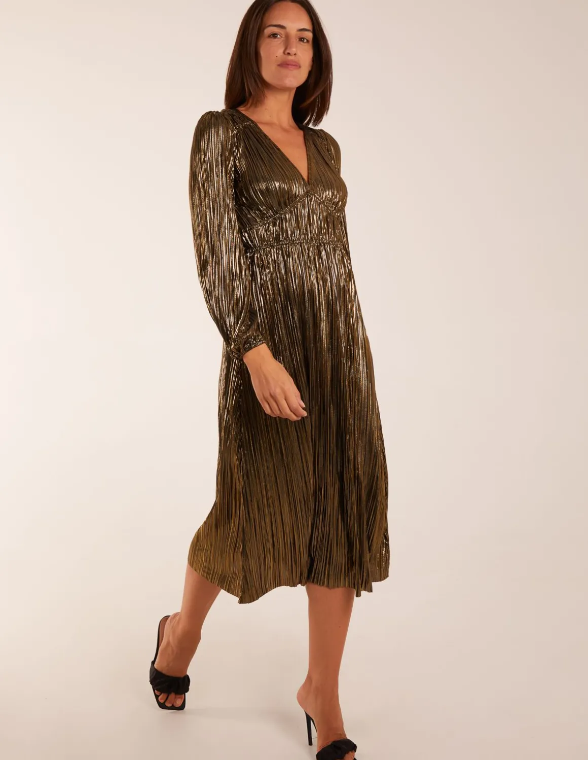 Plisse V-Neck Elasticated Midi Dress
