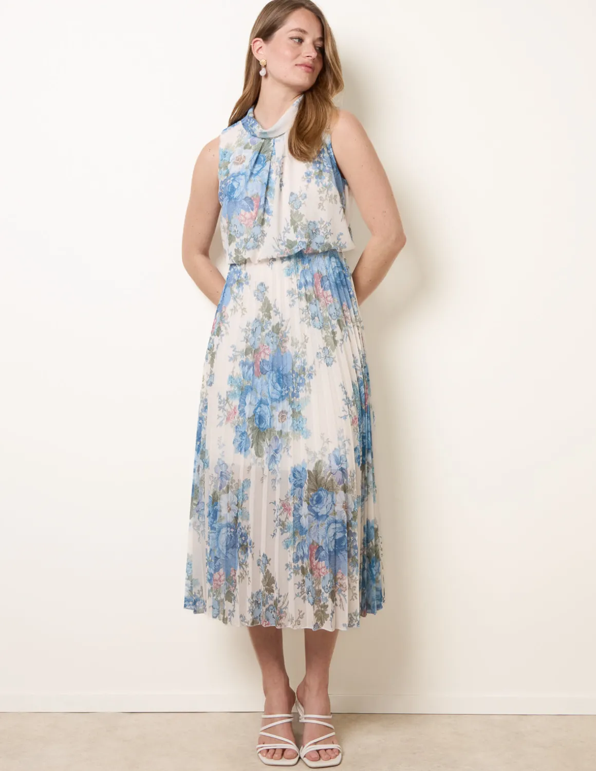 Printed Sleeveless Cowl Neck Pleated Dress
