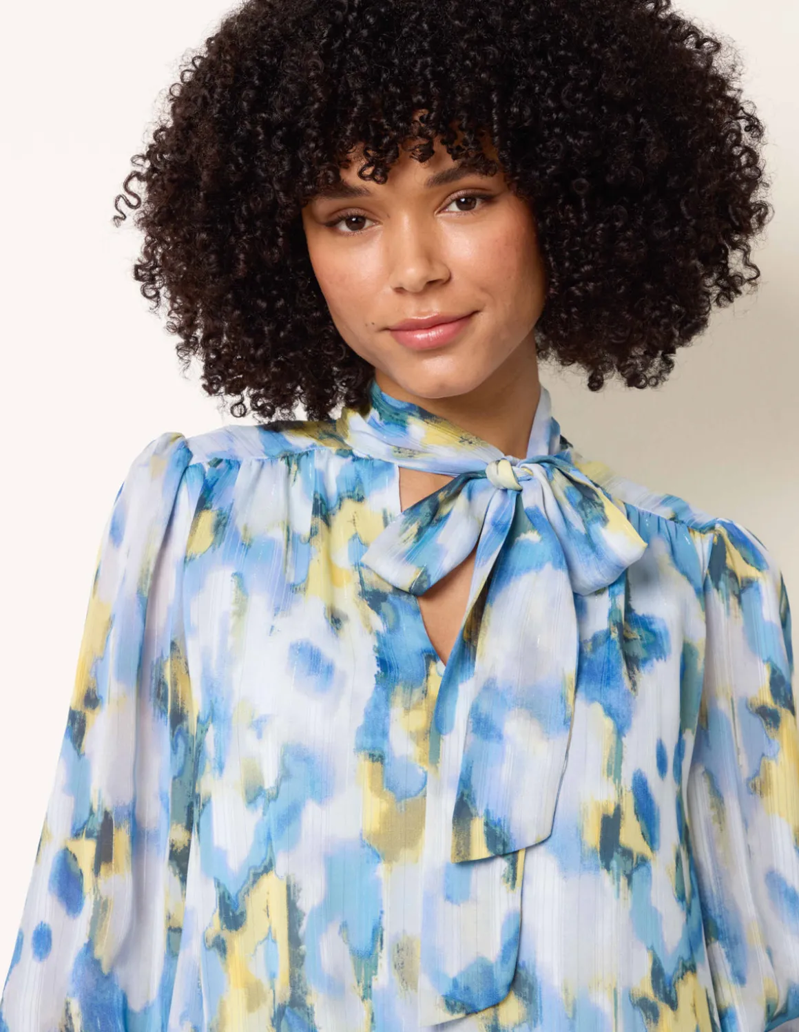 Pussybow Puffball Top