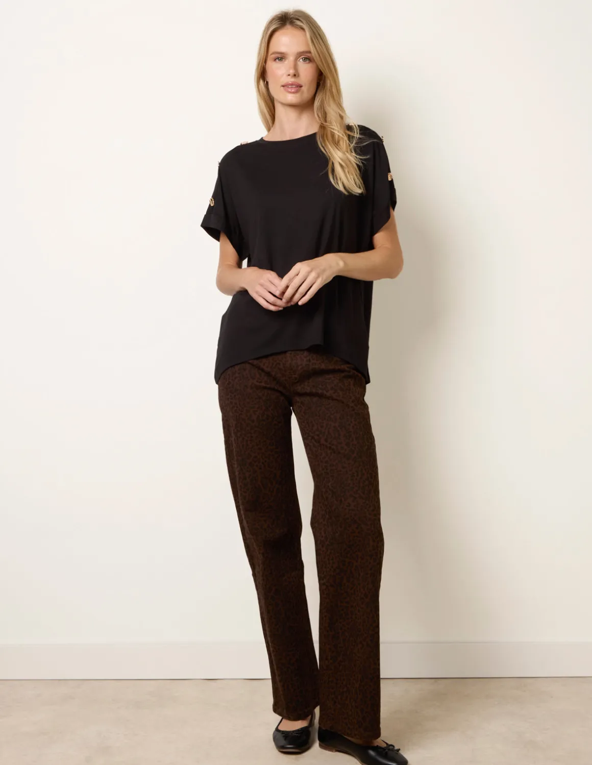 Round Neck Brochure Shoulder Detailing T-Shirt