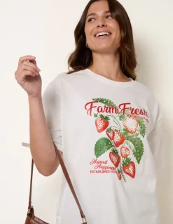 Strawberry Graphic Print Crew-Neck T-shirt