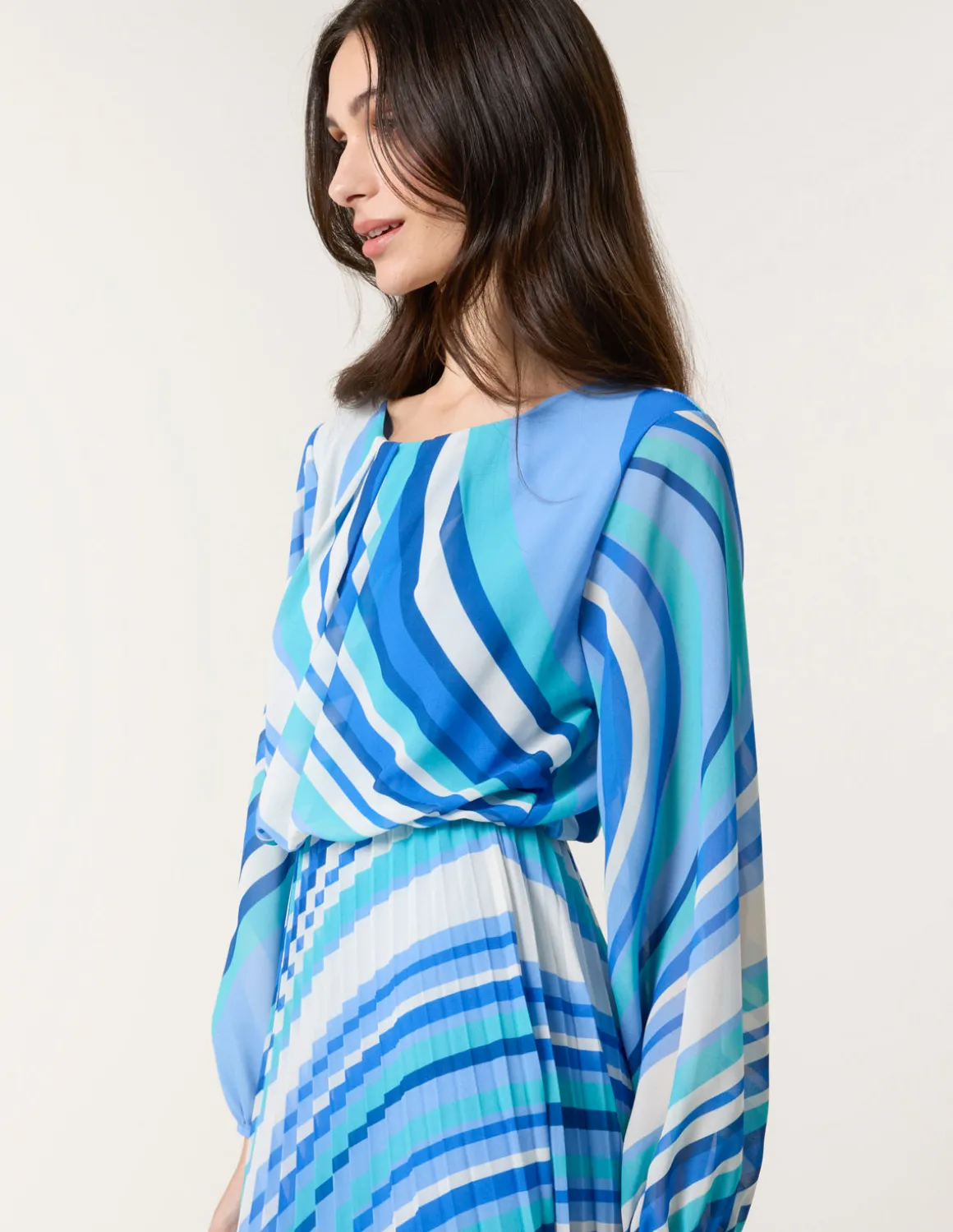 Swirl Print Pleated Round Neck Dress