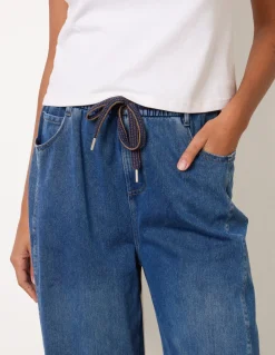 Top Stitch Barrel Leg Jeans