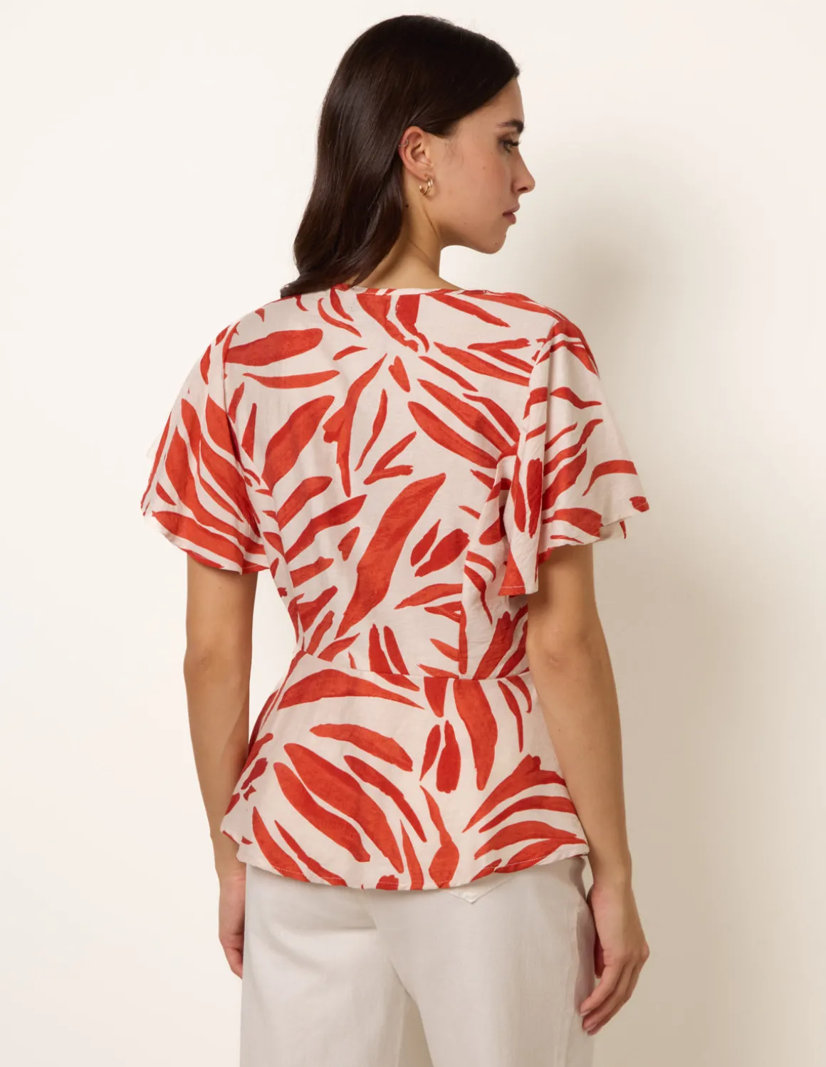 Top with Brushstroke Leaf Print